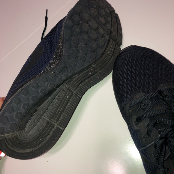 mens nike tennis shoe - Picture 4 of 4